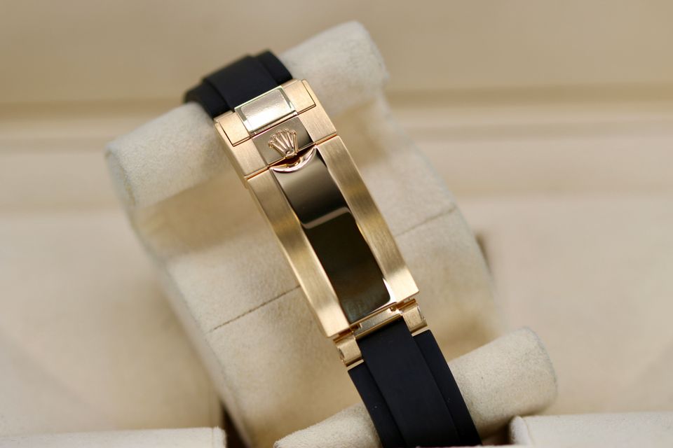 Rolex Daytona 126518 LN Image 4